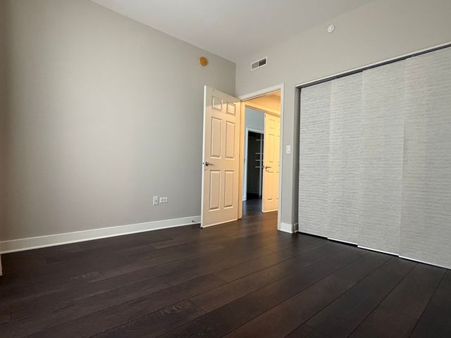 720 Prestwick Lane 504, Wheeling, IL 60090