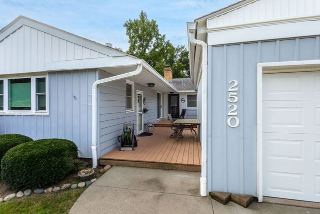 2520 30th Ave Court, Moline, IL 61265