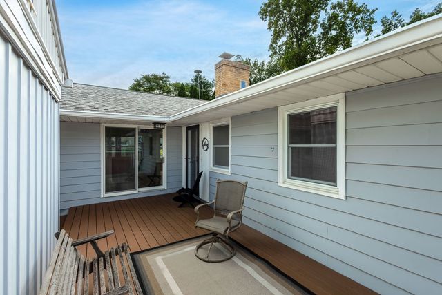 2520 30th Ave Court, Moline, IL 61265
