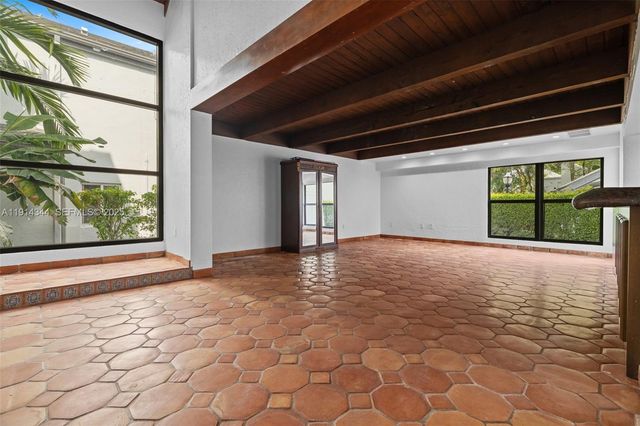 20215 W Oak Haven Circle, Miami, FL 33179