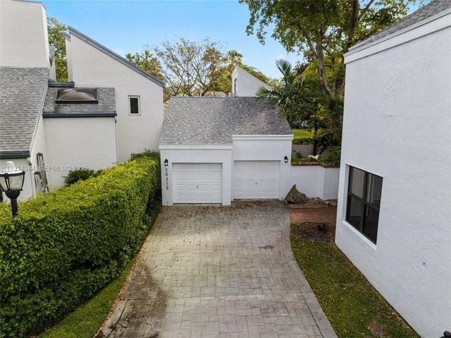 20215 W Oak Haven Circle, Miami, FL 33179