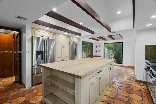 20215 W Oak Haven Circle, Miami, FL 33179