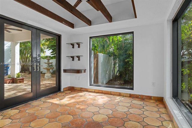 20215 W Oak Haven Circle, Miami, FL 33179