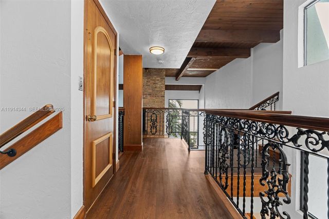 20215 W Oak Haven Circle, Miami, FL 33179