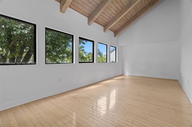 20215 W Oak Haven Circle, Miami, FL 33179