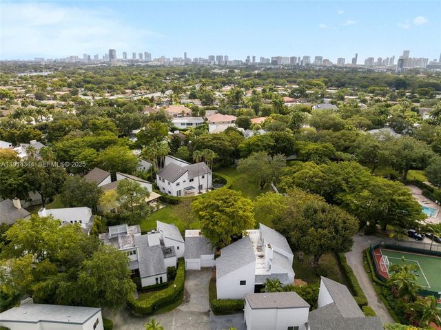 20215 W Oak Haven Circle, Miami, FL 33179