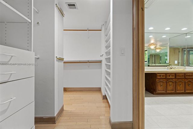 20215 W Oak Haven Circle, Miami, FL 33179