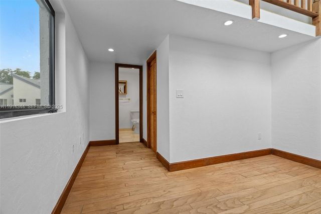 20215 W Oak Haven Circle, Miami, FL 33179