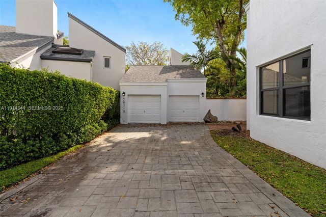 20215 W Oak Haven Circle, Miami, FL 33179