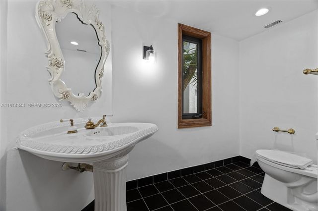 20215 W Oak Haven Circle, Miami, FL 33179