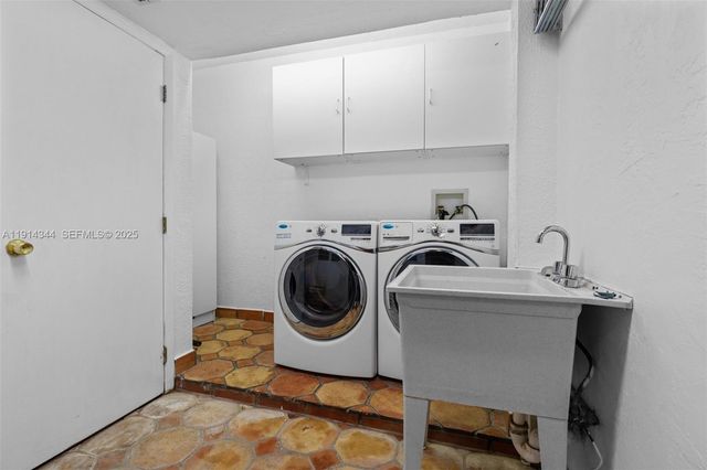 20215 W Oak Haven Circle, Miami, FL 33179