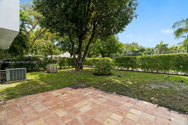 20215 W Oak Haven Circle, Miami, FL 33179