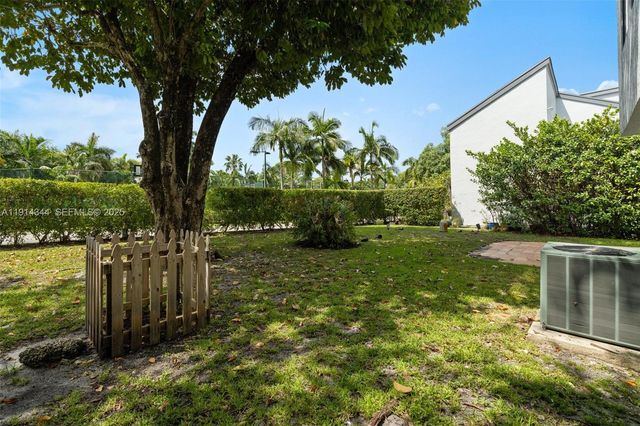 20215 W Oak Haven Circle, Miami, FL 33179