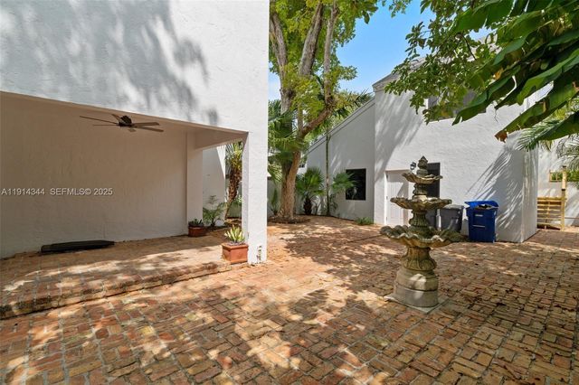 20215 W Oak Haven Circle, Miami, FL 33179