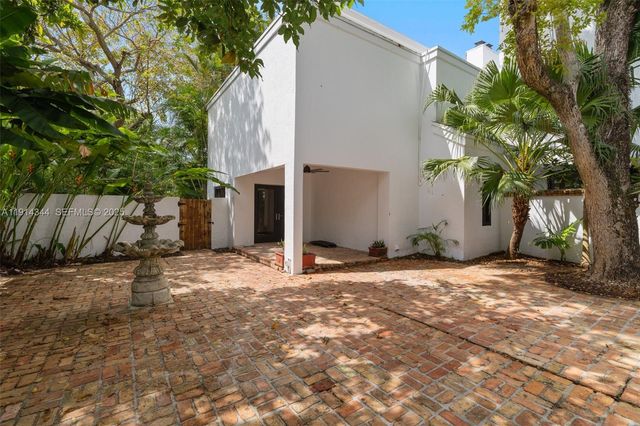 20215 W Oak Haven Circle, Miami, FL 33179