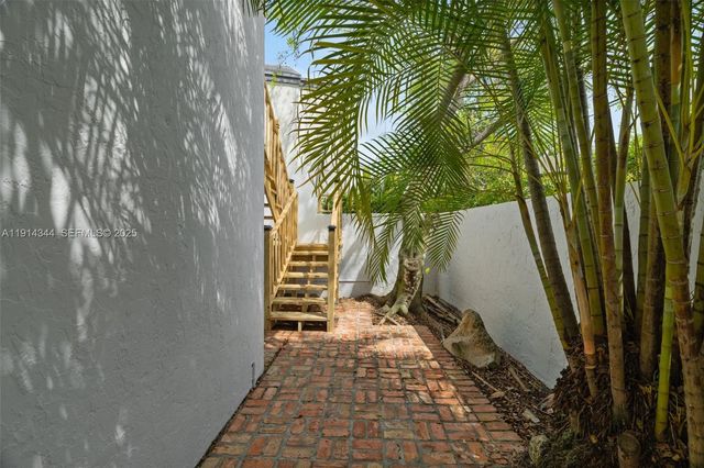 20215 W Oak Haven Circle, Miami, FL 33179
