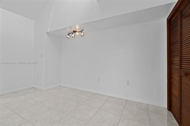 20215 W Oak Haven Circle, Miami, FL 33179