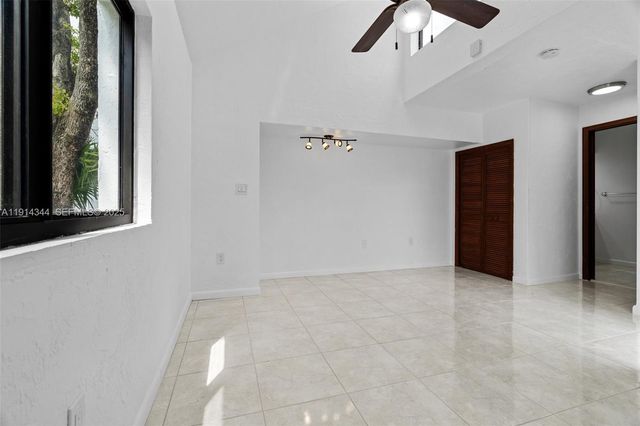 20215 W Oak Haven Circle, Miami, FL 33179