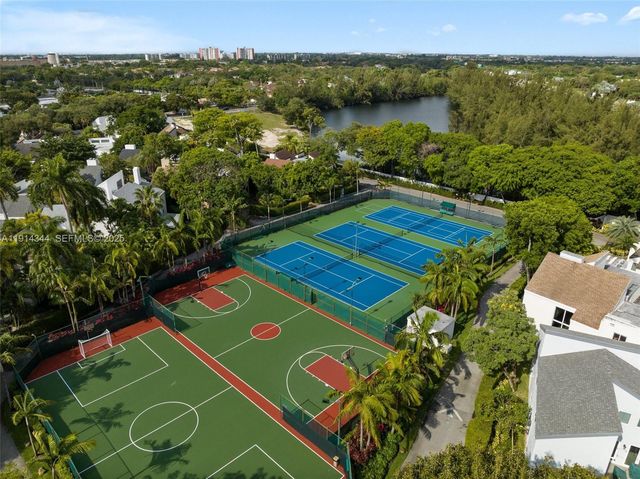 20215 W Oak Haven Circle, Miami, FL 33179
