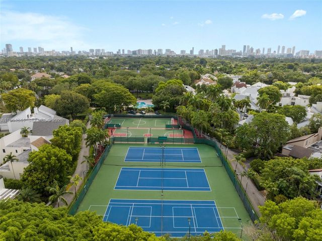 20215 W Oak Haven Circle, Miami, FL 33179
