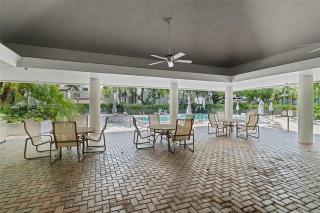 20215 W Oak Haven Circle, Miami, FL 33179
