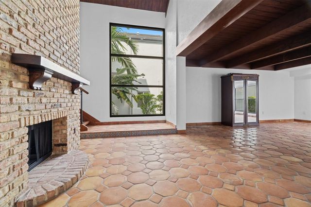 20215 W Oak Haven Circle, Miami, FL 33179