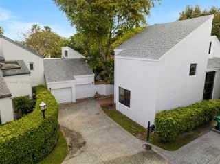 20215 W Oak Haven Circle, Miami, FL 33179