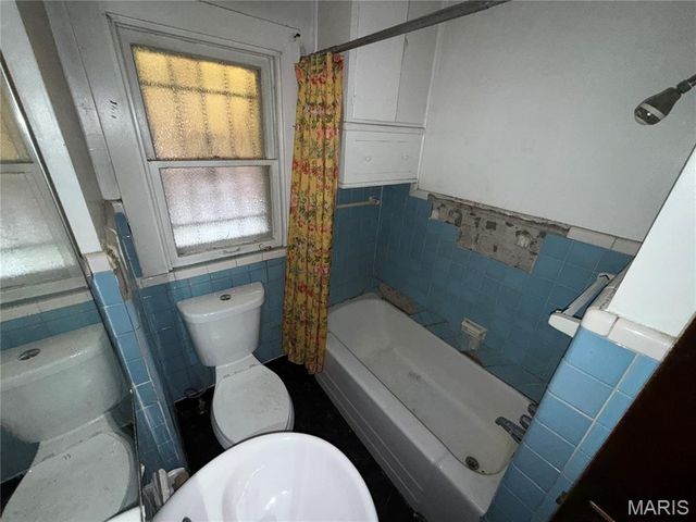 8249 Appleton Drive, University City, MO 63132