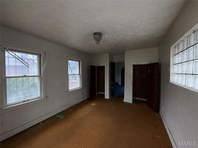 8249 Appleton Drive, University City, MO 63132