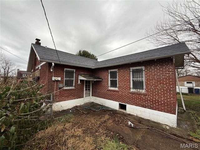 8249 Appleton Drive, University City, MO 63132