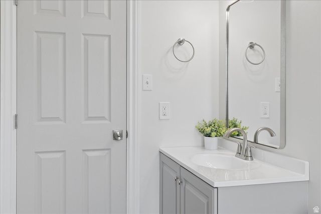 556 KIMBALL DR, Layton, UT 84041