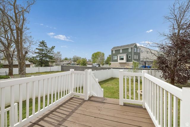 556 KIMBALL DR, Layton, UT 84041