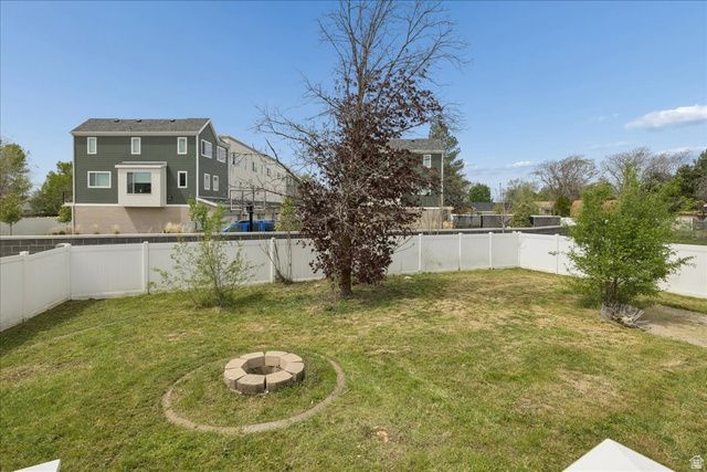 556 KIMBALL DR, Layton, UT 84041