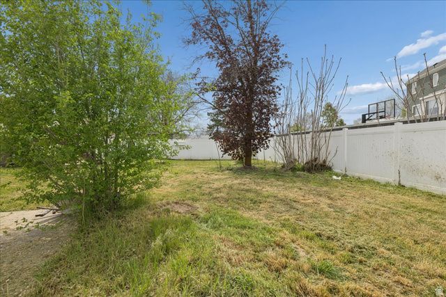 556 KIMBALL DR, Layton, UT 84041