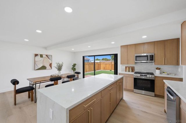 5135 New Haven, San Diego, CA 92117
