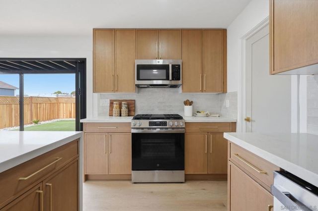 5135 New Haven, San Diego, CA 92117
