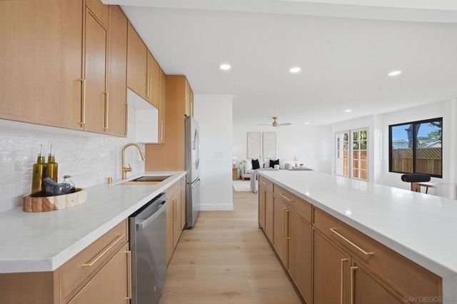 5135 New Haven, San Diego, CA 92117