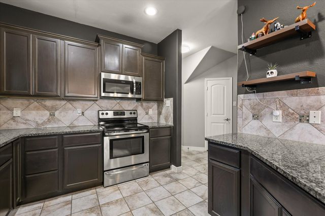 8805 Deadwood Lane, Aubrey, TX 76227