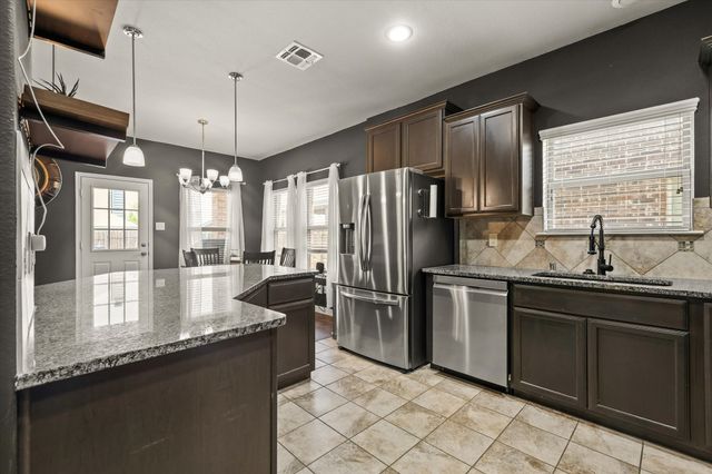 8805 Deadwood Lane, Aubrey, TX 76227