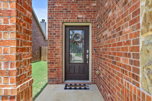 8805 Deadwood Lane, Aubrey, TX 76227