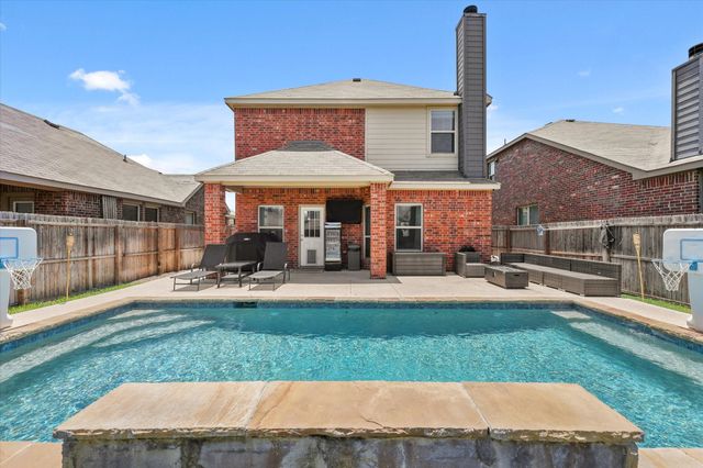 8805 Deadwood Lane, Aubrey, TX 76227