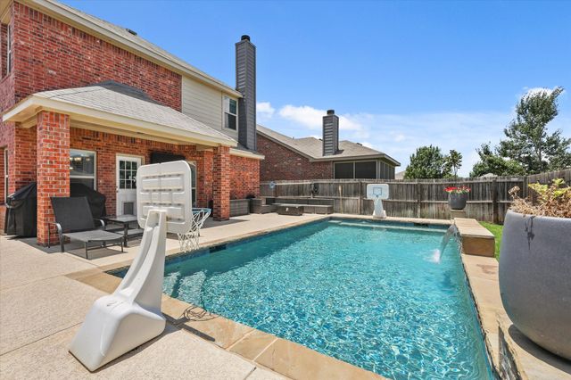 8805 Deadwood Lane, Aubrey, TX 76227