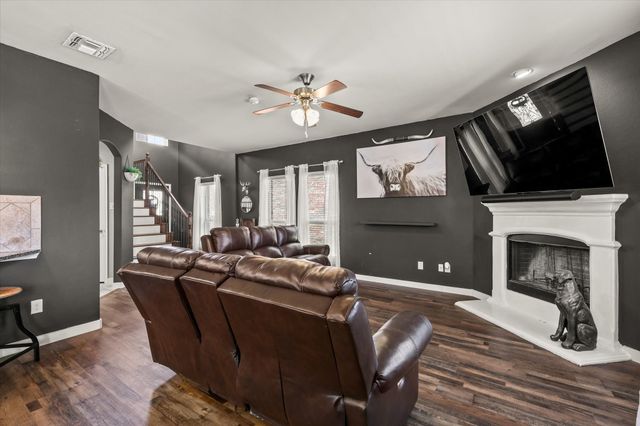 8805 Deadwood Lane, Aubrey, TX 76227