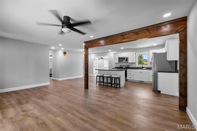 902 N Poplar Street, Dexter, MO 63841