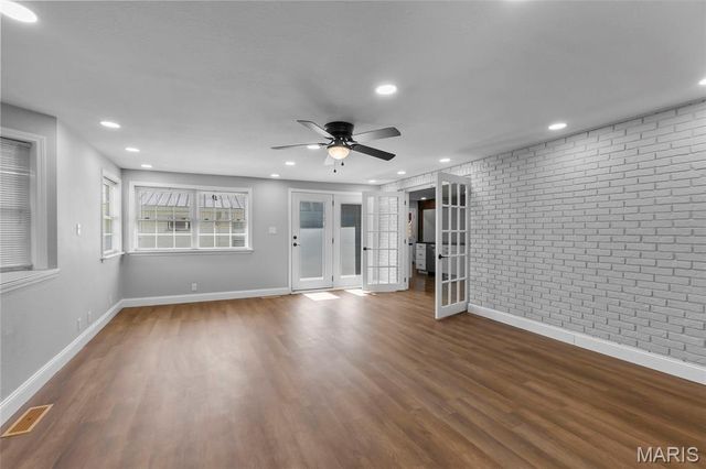 902 N Poplar Street, Dexter, MO 63841