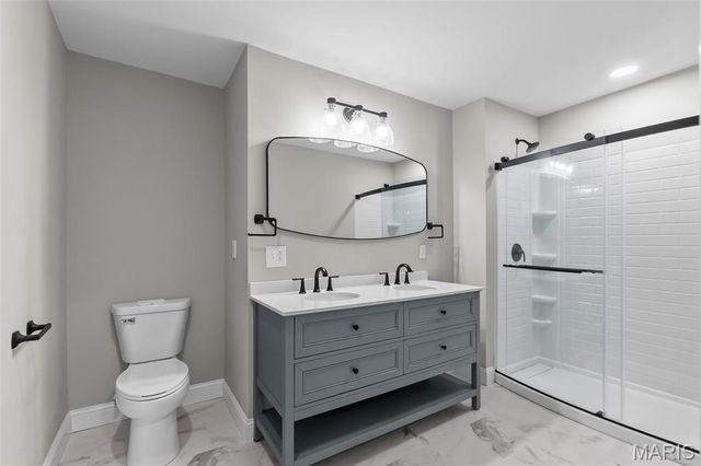 902 N Poplar Street, Dexter, MO 63841