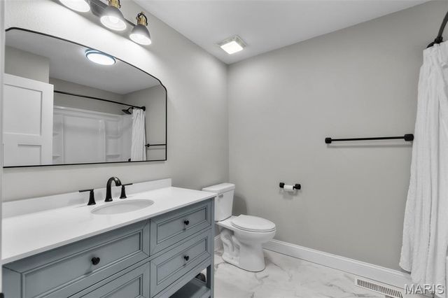 902 N Poplar Street, Dexter, MO 63841