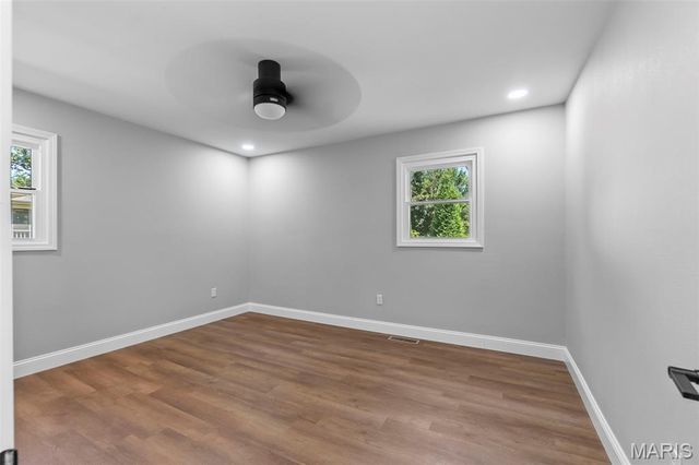 902 N Poplar Street, Dexter, MO 63841