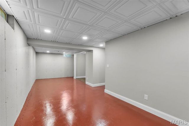 902 N Poplar Street, Dexter, MO 63841