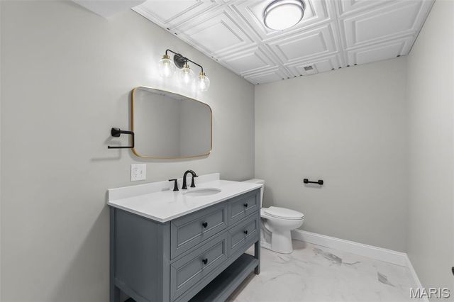 902 N Poplar Street, Dexter, MO 63841